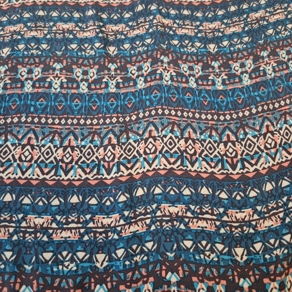 Bit & Bridle Women's Size 3x Teal and White Aztec Patterned Blouse - Picture 12 of 12